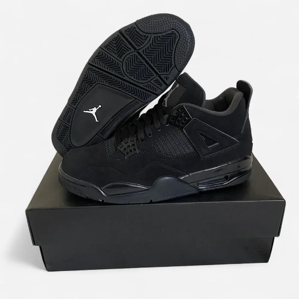 Air jordan 4 retro black cat - size 9 M / 10.5 W US